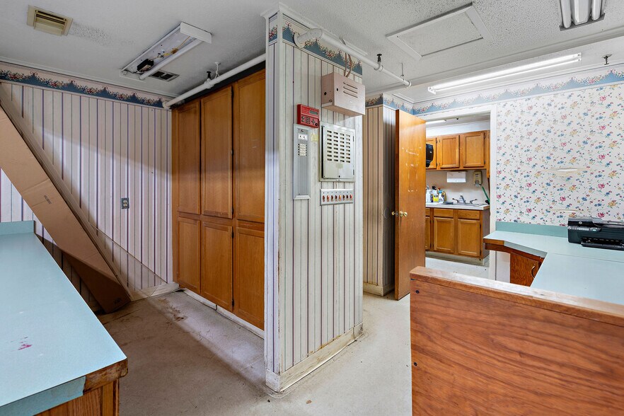 More Photos Of 510 E Bonham St, Jefferson Medical For Sale