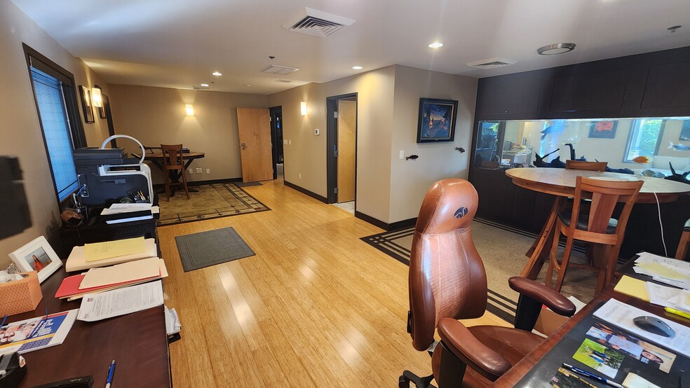 More Photos Of 4309 SW Oakridge Rd, Lake Oswego Medical For Sale