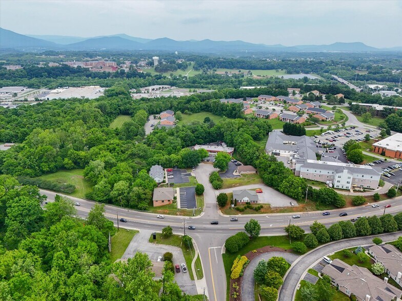 More Photos Of 4002 Brandon Ave SW, Roanoke General Retail For Sale