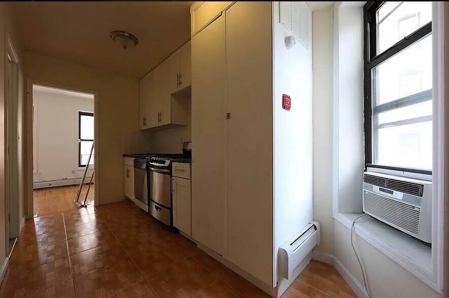 More Photos Of 109 Madison St, New York Apartments For Sale