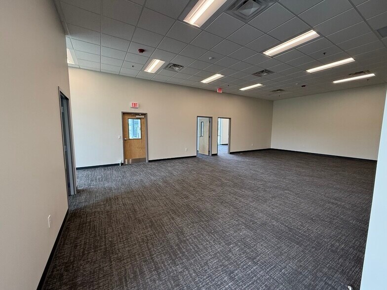 More Photos Of 520 Busser Rd, York Distribution For Lease