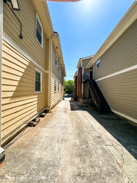 More Photos Of 516 NE Boulevard, Atlanta Apartments For Sale