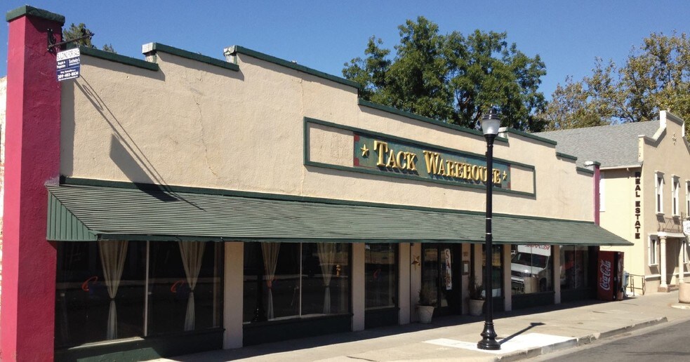 More Photos Of 917 Main St, Woodland Freestanding For Sale