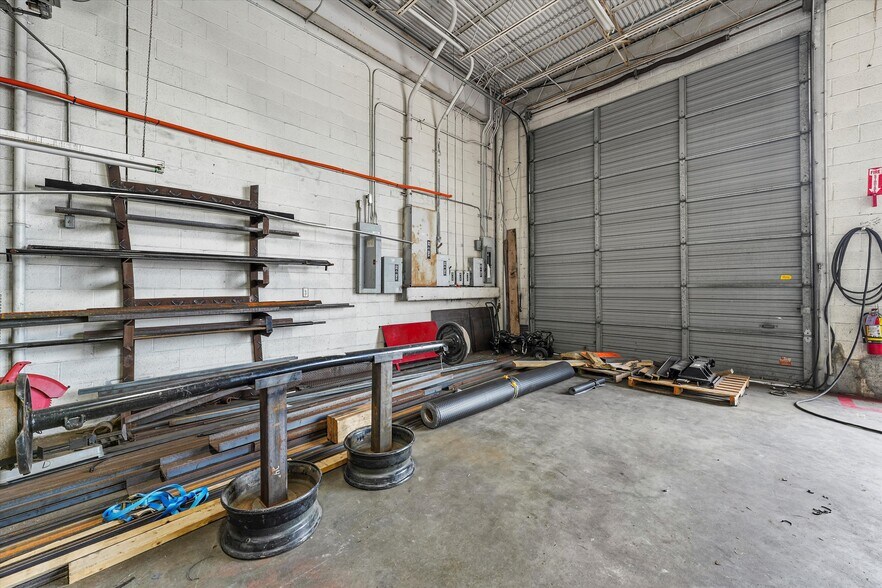 More Photos Of 15150 North Fwy, Houston Freestanding For Sale