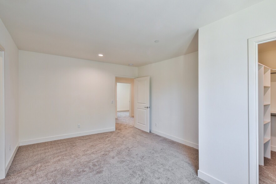 More Photos Of 6836 Whitman Ave, Van Nuys Multifamily For Sale