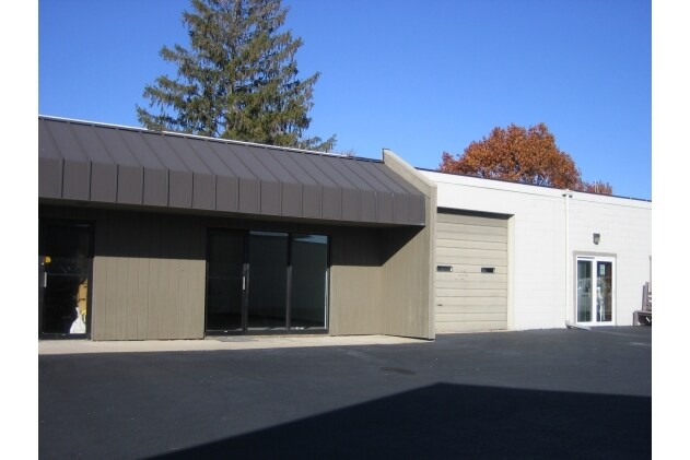 Primary Photo Of 509 S Country Fair Rd, Champaign Showroom For Lease