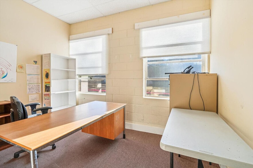 More Photos Of 113 Aileen Rd, Flint Hill Warehouse For Sale