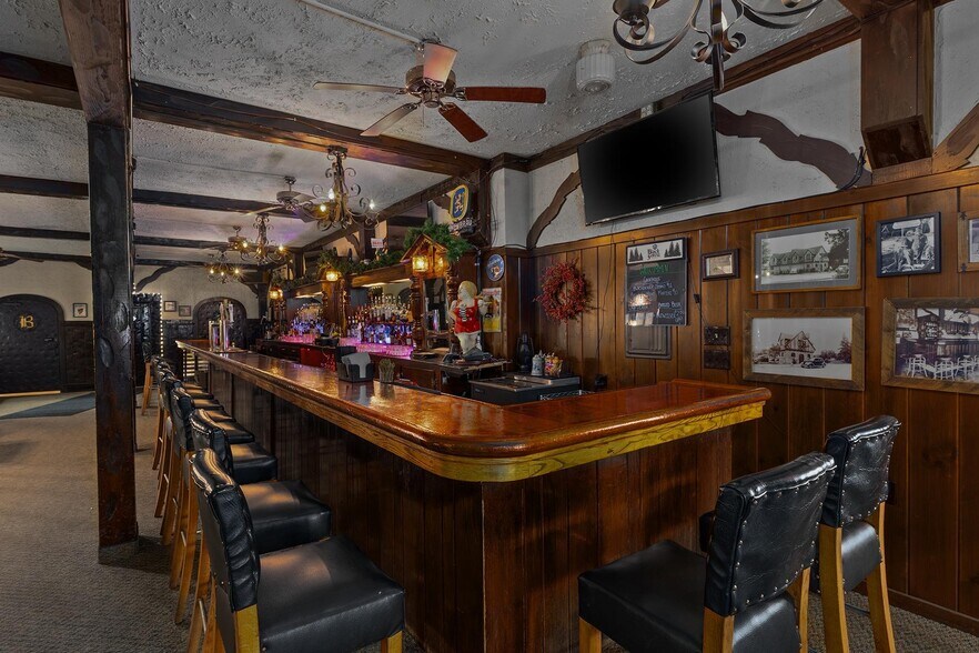 More Photos Of 1765 Superior St, Three Lakes General Retail For Sale