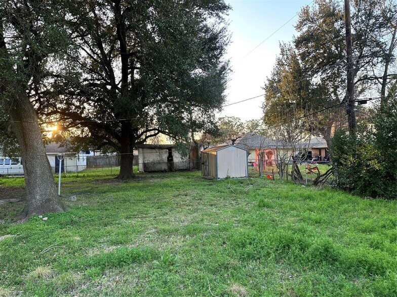 More Photos Of 3110 Druid St, Houston Land For Sale
