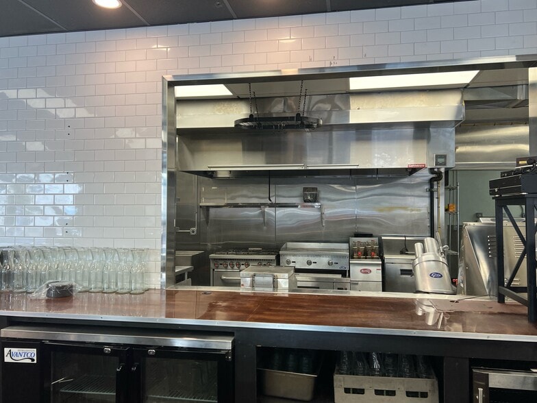 More Photos Of 442 Peace Portal Dr, Blaine Restaurant For Lease