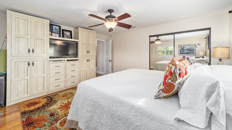 More Photos Of 6001 Bird Island Dr, Lady Lake Lodge Meeting Hall For Sale