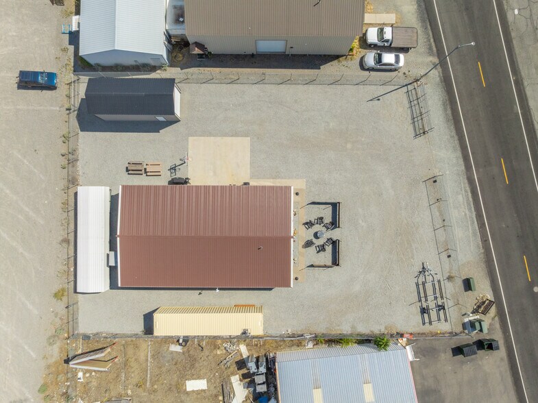 More Photos Of 102 E Lakeshore Dr, Pateros Auto Repair For Sale