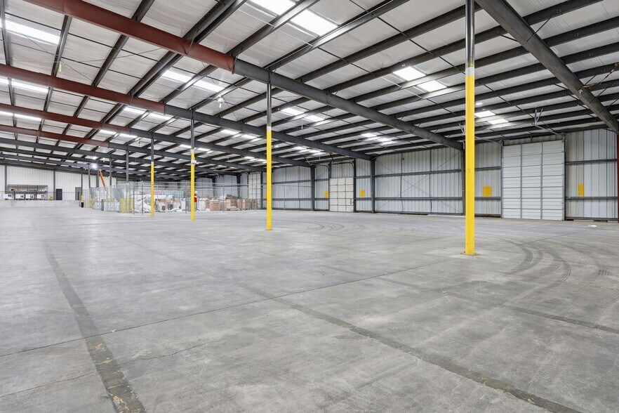 More Photos Of 1730 Five Points Ln, Fuquay-Varina Warehouse For Lease