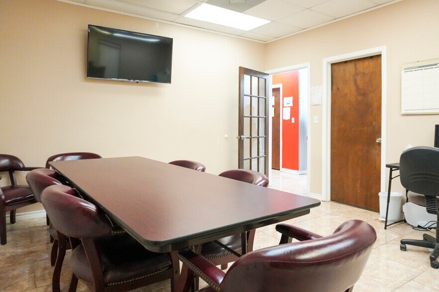 More Photos Of 1428 Laredo St, Corpus Christi Office For Sale