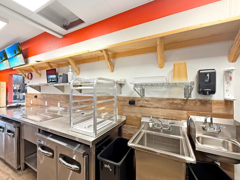 More Photos Of 910 E 2nd Ave, Indianola Restaurant For Sale