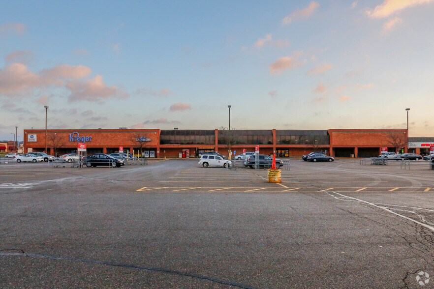 More Photos Of 1474 Main St, Hamilton Supermarket For Sale