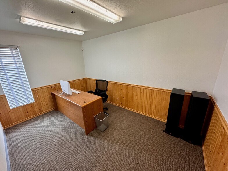 More Photos Of 3420 S Brady Ct, Englewood Light Distribution For Lease