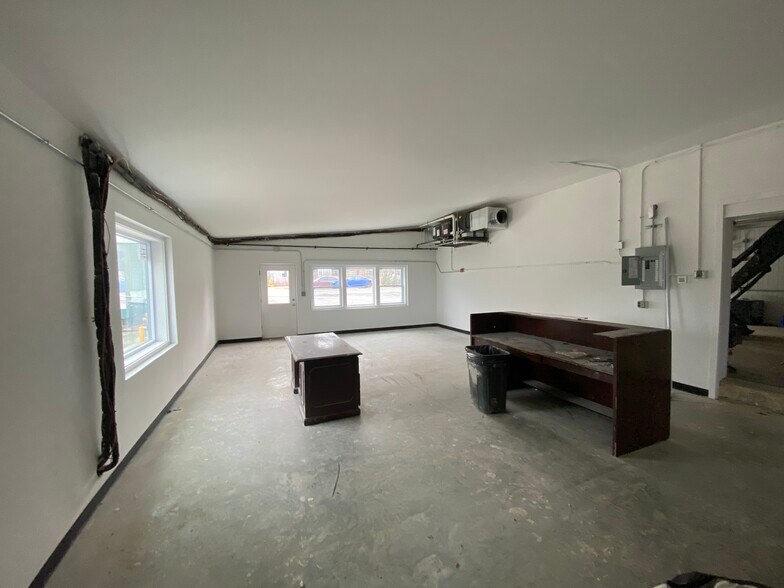 More Photos Of 137 Overlook Rd, Poughkeepsie Warehouse For Lease
