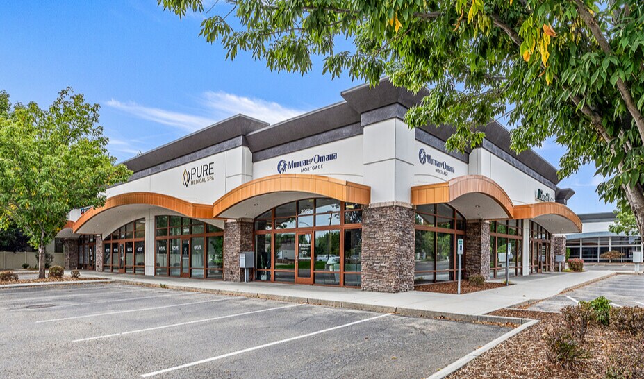 Primary Photo Of 3919-3999 E Overland Rd, Meridian Storefront For Lease