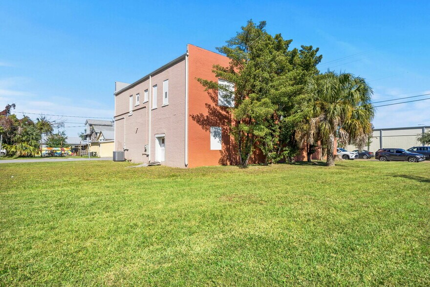 More Photos Of 900 Florida Ave, Lynn Haven Office For Sale