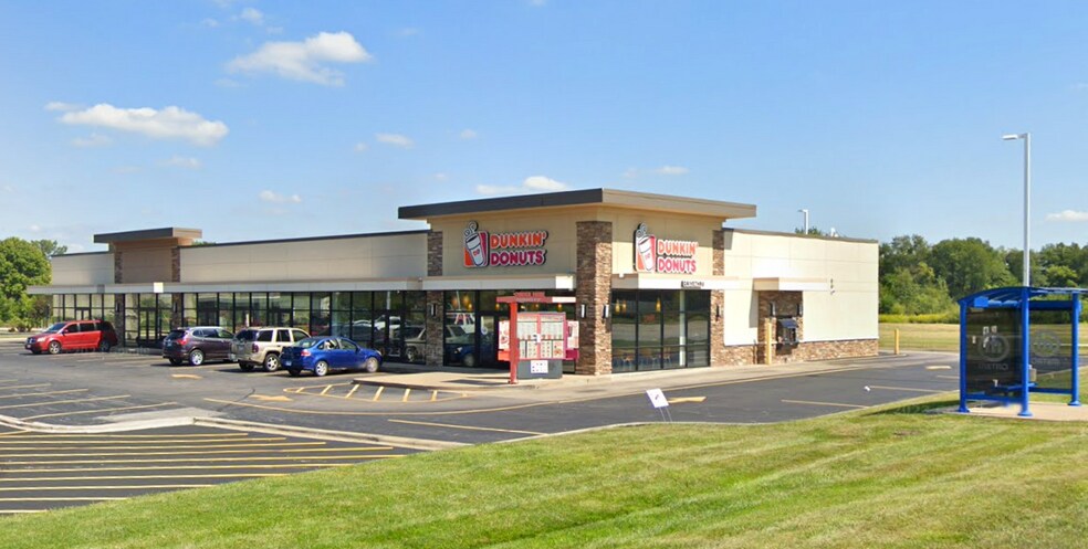 More Photos Of 1210 18th St, Silvis Freestanding For Lease