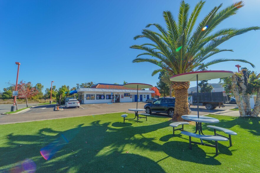 More Photos Of 580 S Pacific St, San Marcos Fast Food For Sale