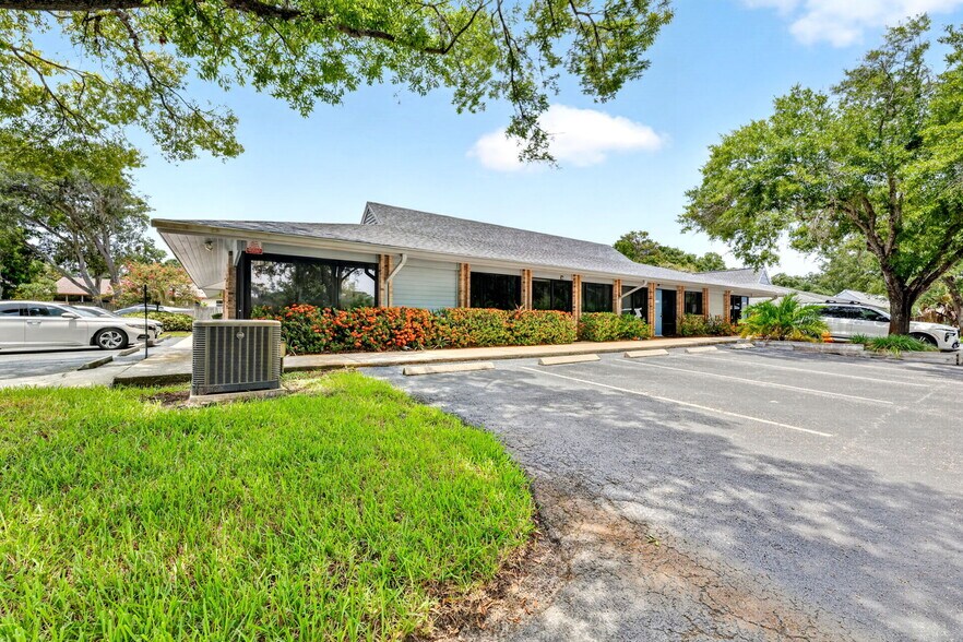 Primary Photo Of 701 Enterprise Rd E, Safety Harbor Medical For Lease