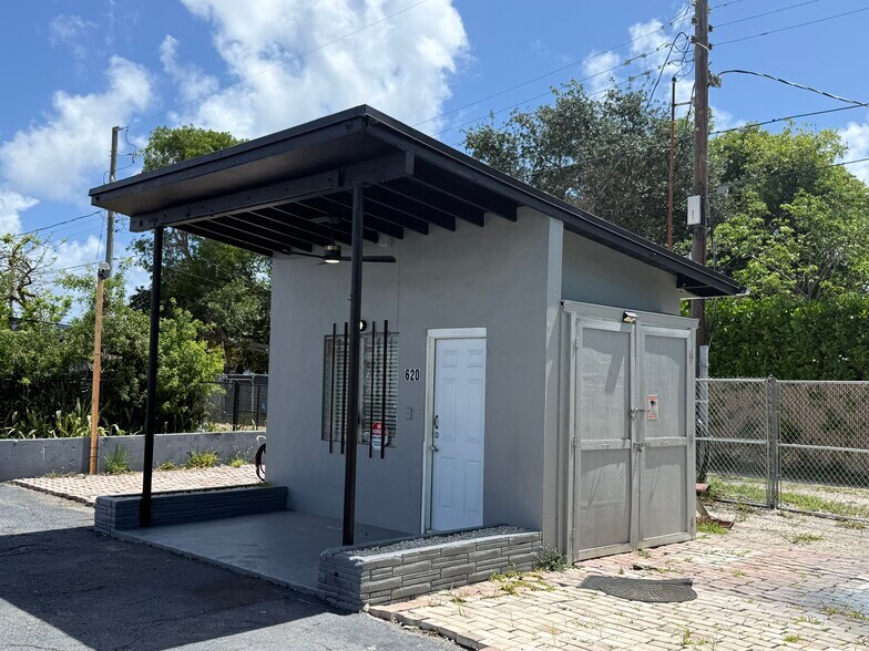 More Photos Of 620 Dixie Highway Hwy, Lake Worth Beach Land For Lease