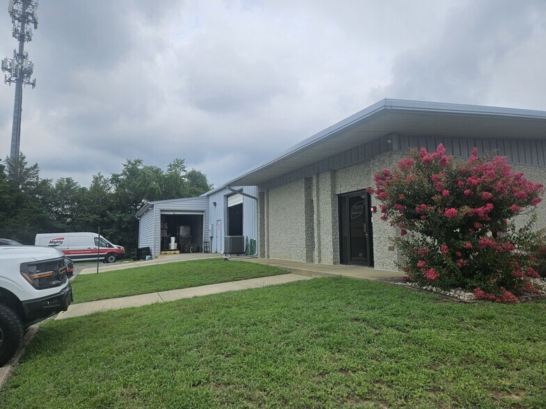 More Photos Of 7010 Calmar Dr, Mechanicsville Warehouse For Sale