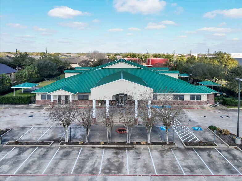 More Photos Of 20417 S University Blvd, Missouri City Schools For Lease