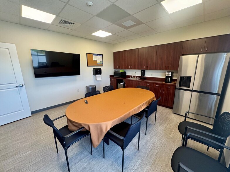 More Photos Of 172 Luds Way, Dothan Office For Lease