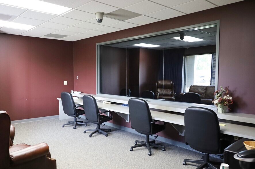More Photos Of 6910 N Shadeland Ave, Indianapolis Serviced Offices For Lease