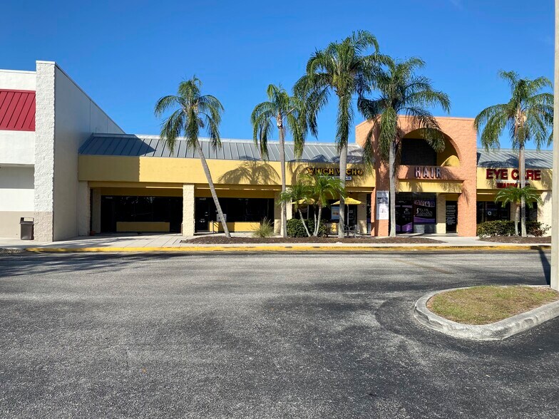 More Photos Of 10045 S US Highway 1, Port Saint Lucie General Retail For Lease