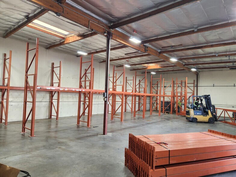 More Photos Of 560 Birch St, Lake Elsinore Manufacturing For Sale