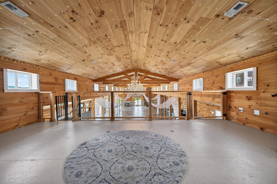 More Photos Of 639 Wagon Wheel Rd, Elk Creek Lodge Meeting Hall For Sale