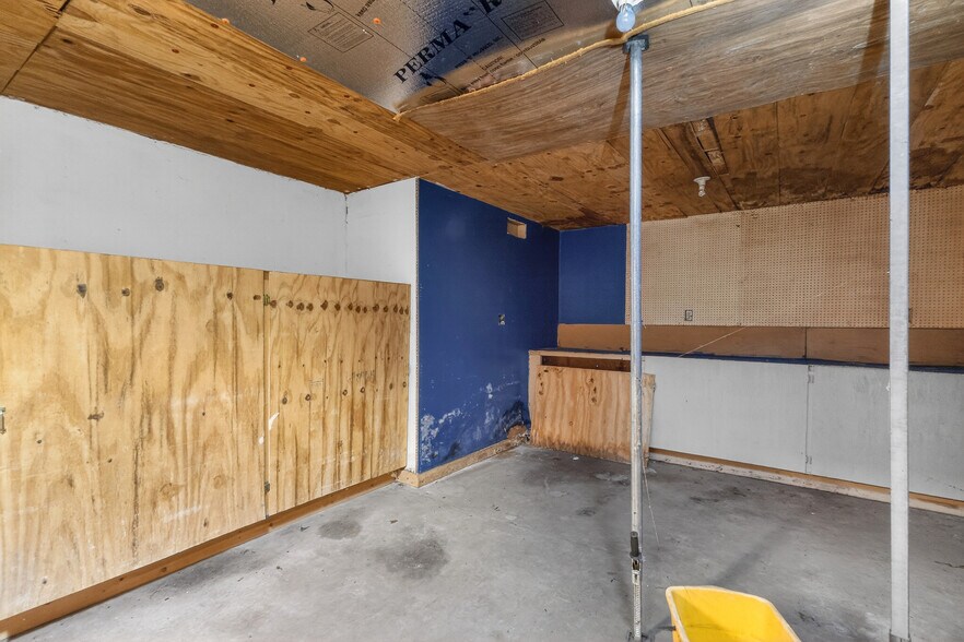 More Photos Of 150 Private Road 3367, Gladewater Industrial For Sale