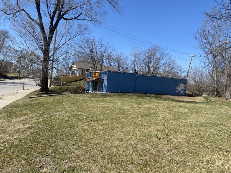 Primary Photo Of 1158 Quindaro Blvd, Kansas City Office For Sale