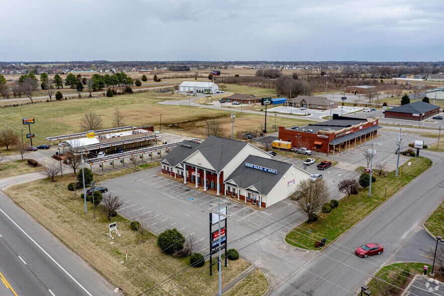 More Photos Of 1289 Northfield Dr, Clarksville Freestanding For Lease