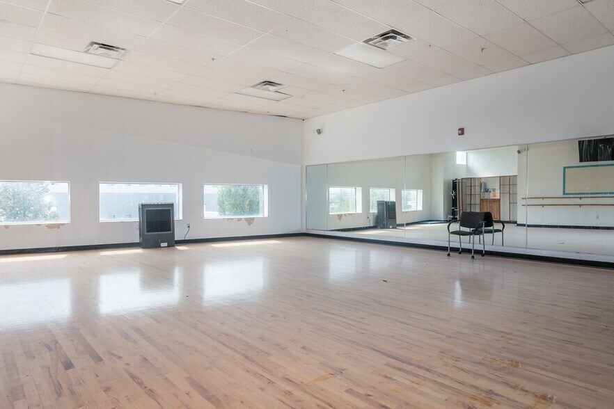 More Photos Of 445 N 700 W, North Salt Lake Warehouse For Sale