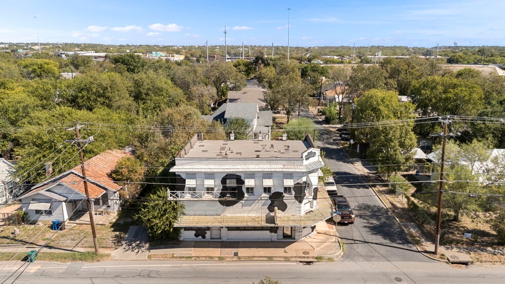 More Photos Of 1720 S Presa St, San Antonio Freestanding For Sale