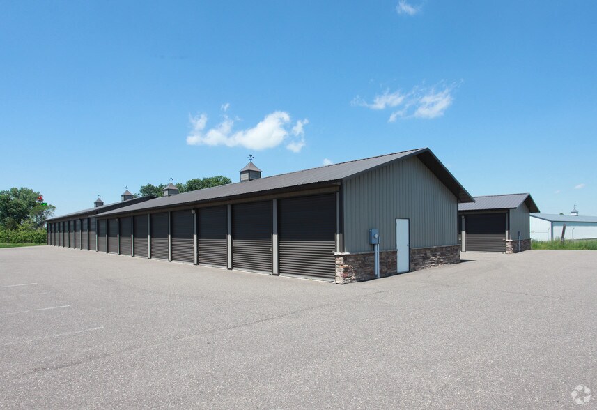 More Photos Of 625 Commerce Dr, Hudson Flex For Lease