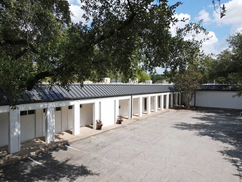 More Photos Of 670 W Arapaho Rd, Richardson Medical For Lease