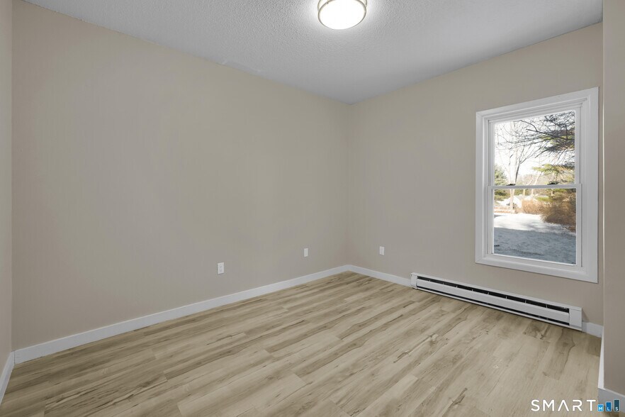 More Photos Of 5 Brookside Ln, Woodstock Apartments For Sale