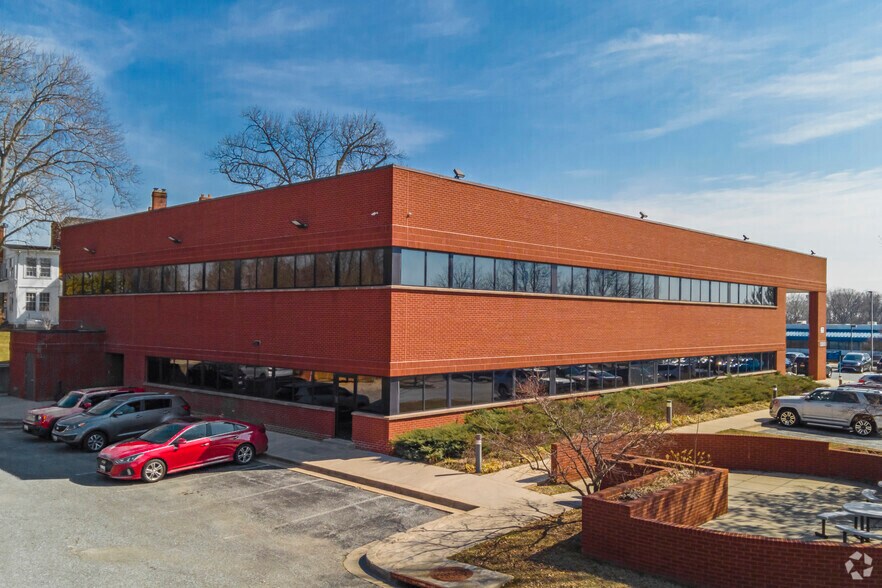 More Photos Of 13900-13902 Laurel Lakes Ave, Laurel Medical For Lease