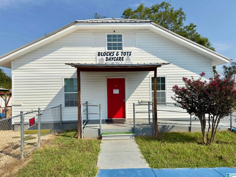 Primary Photo Of 510 9th St, Sylacauga Schools For Sale