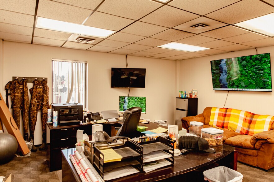 More Photos Of 3448 N Huetter Rd, Post Falls Office For Sale