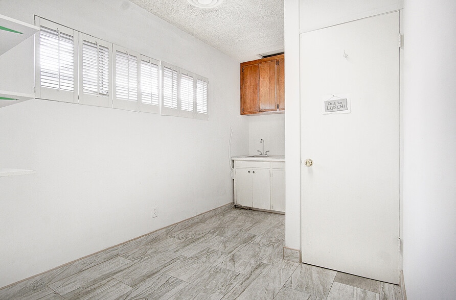 More Photos Of 1521 N Broadway, Santa Ana Medical For Sale