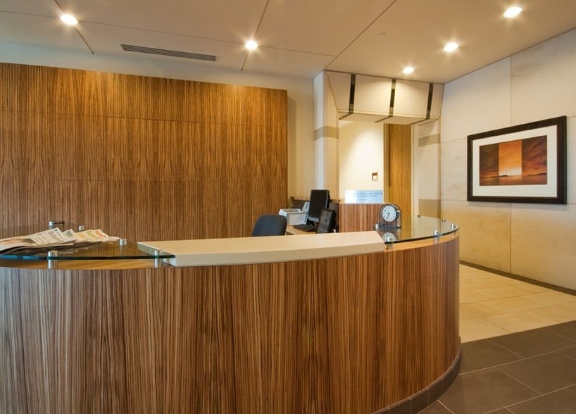 More Photos Of 8435 N Stemmons Fwy, Dallas Office For Sale