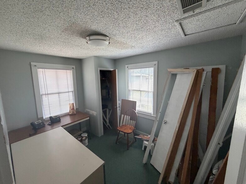 More Photos Of 31625 LA-22, Springfield Office For Lease