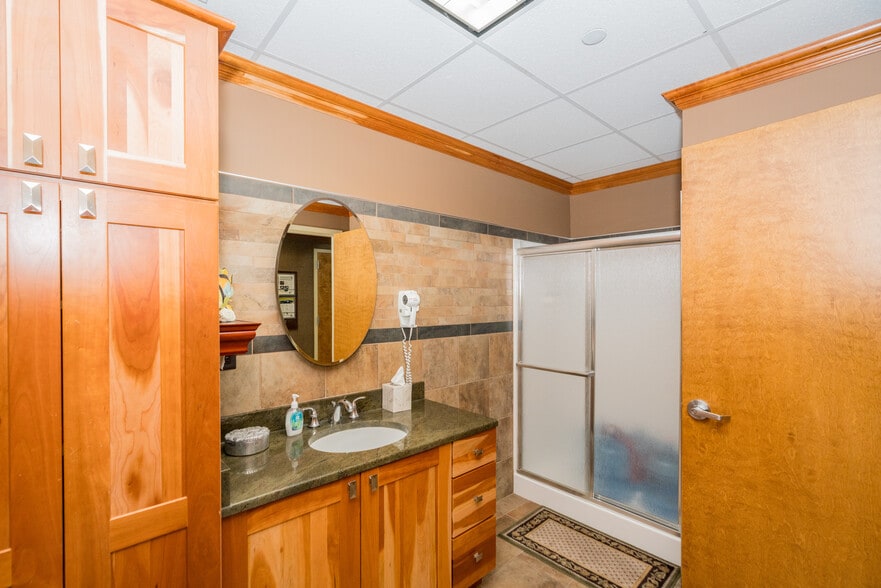 More Photos Of 120 West Ave, Saratoga Springs Office For Sale